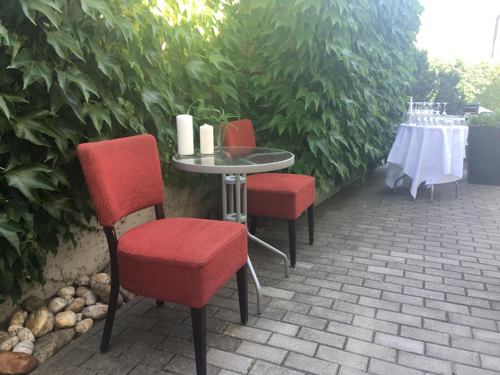 Penzion Luxor Trnava Buitenkant foto
