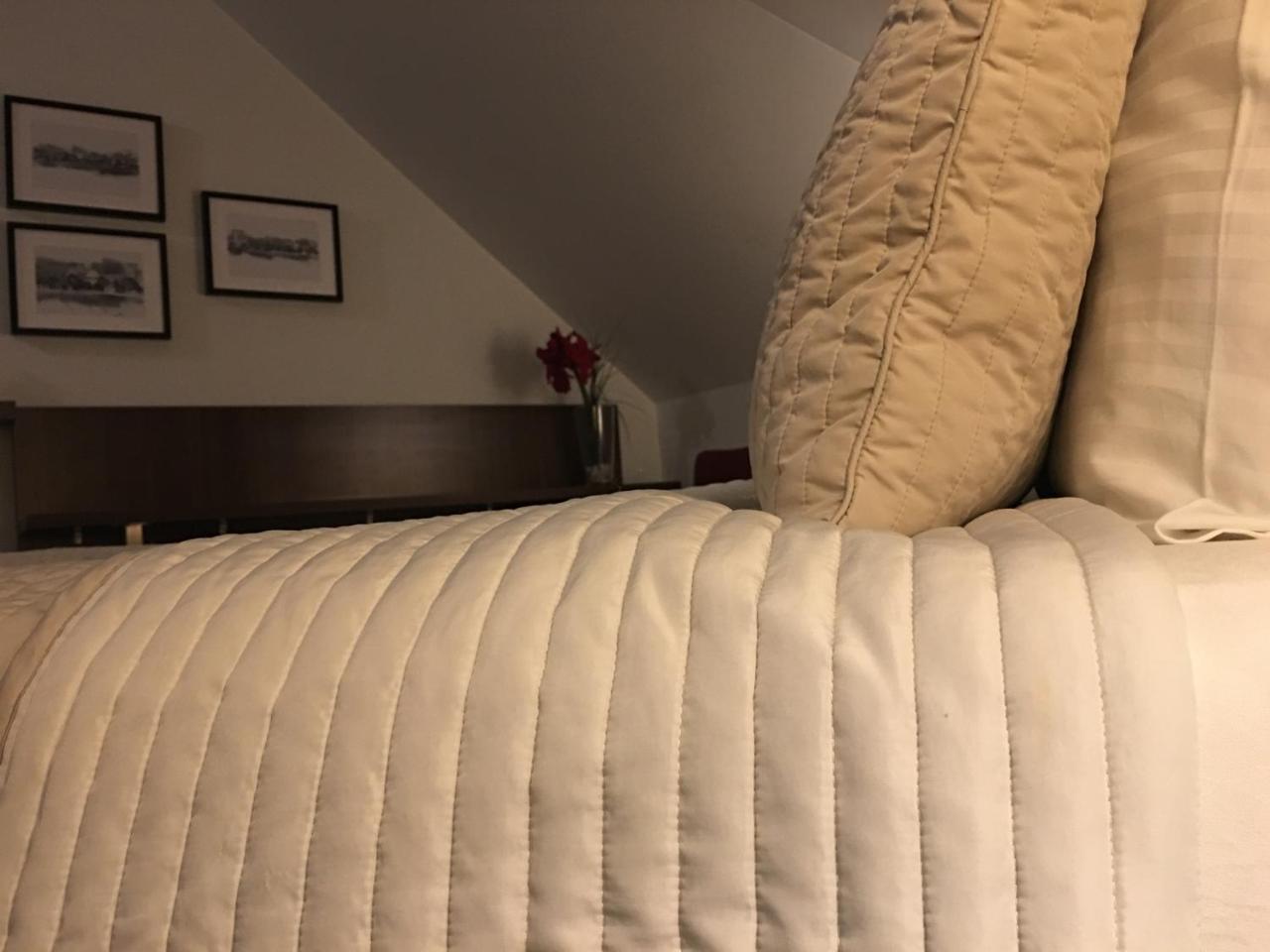 Penzion Luxor Trnava Buitenkant foto